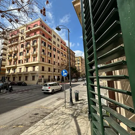 Bed & Breakfast Villafranca Settantuno *